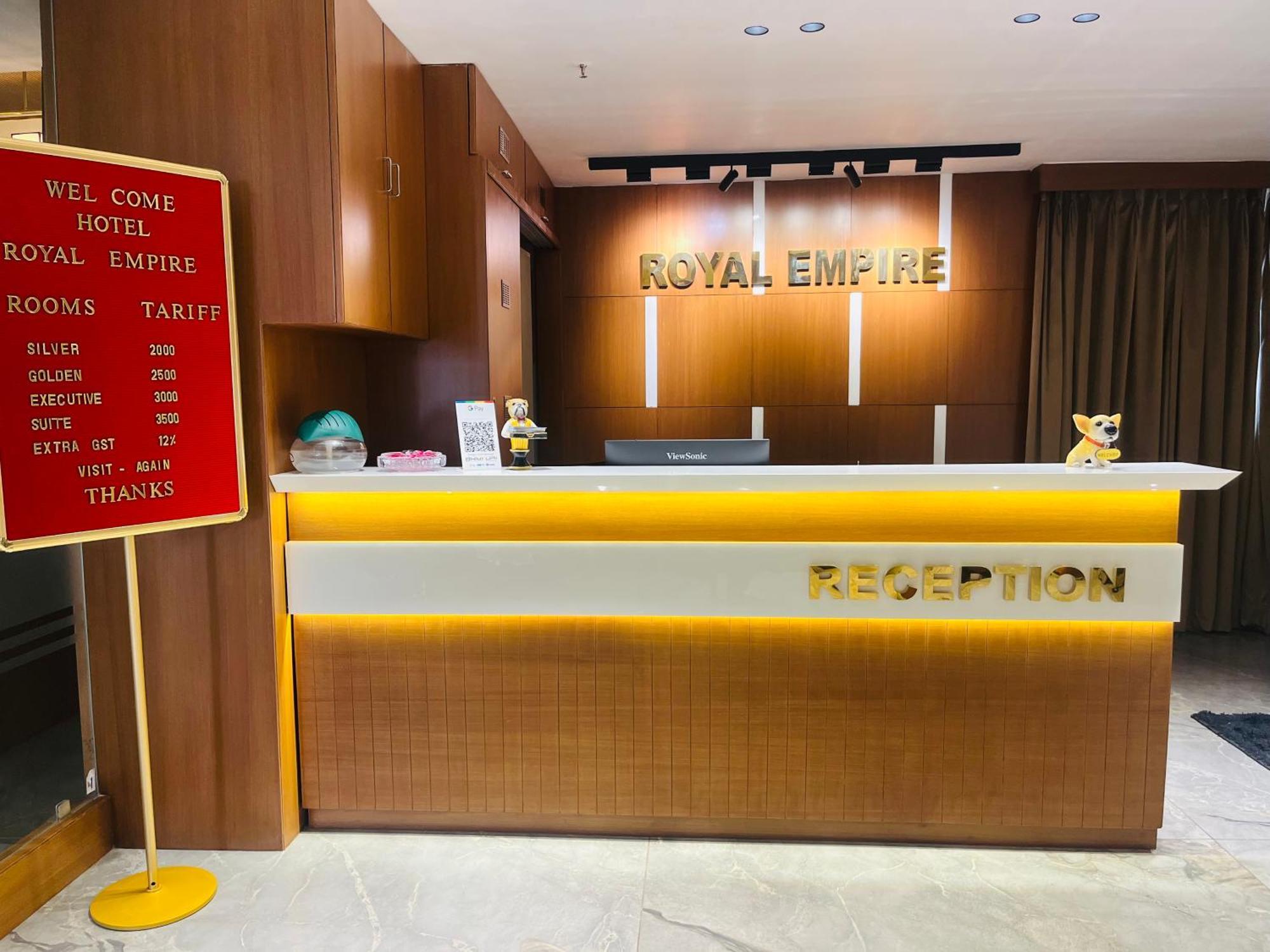 Hotel Royal Empire Gandhinagar Kültér fotó