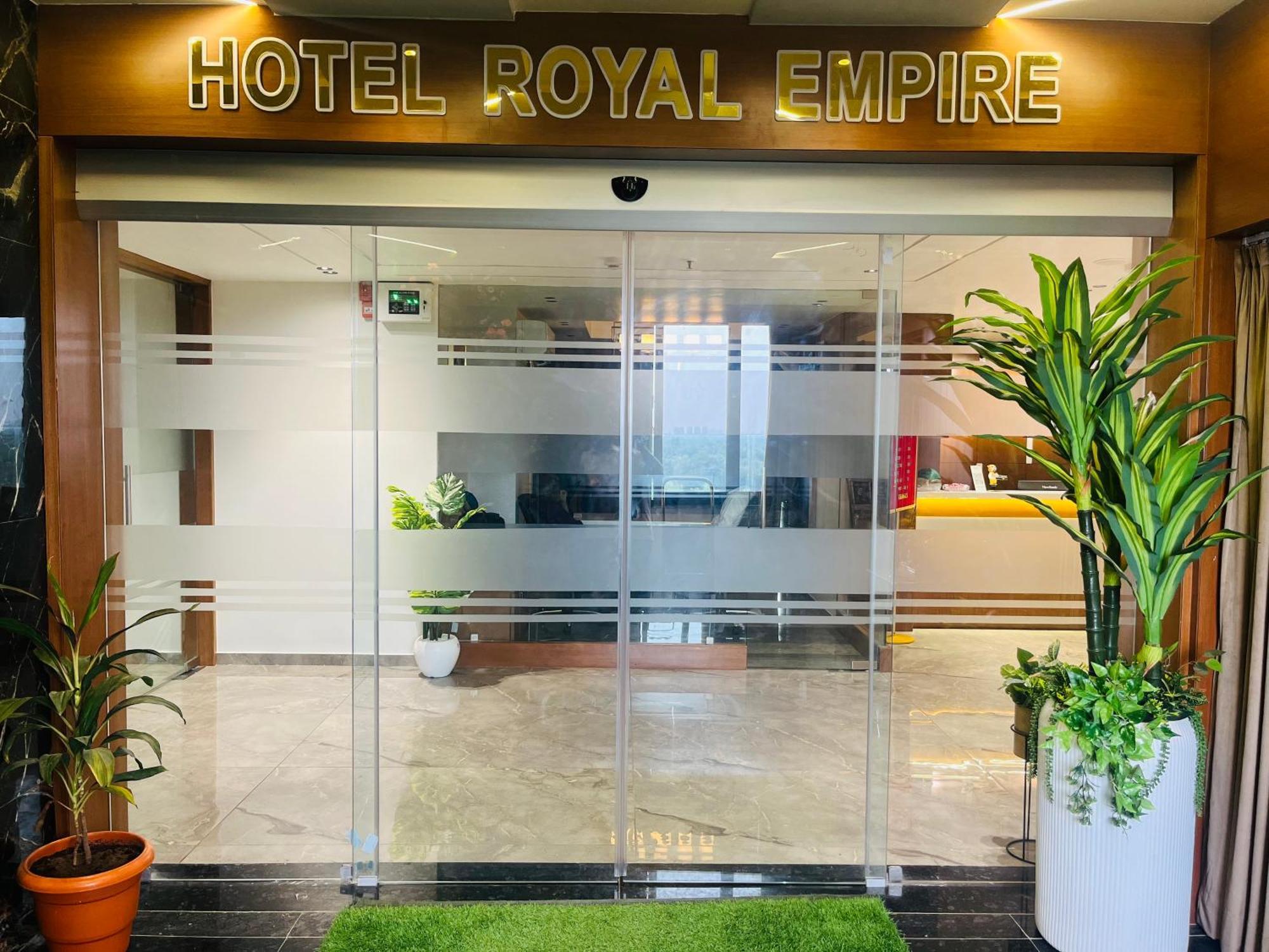 Hotel Royal Empire Gandhinagar Kültér fotó
