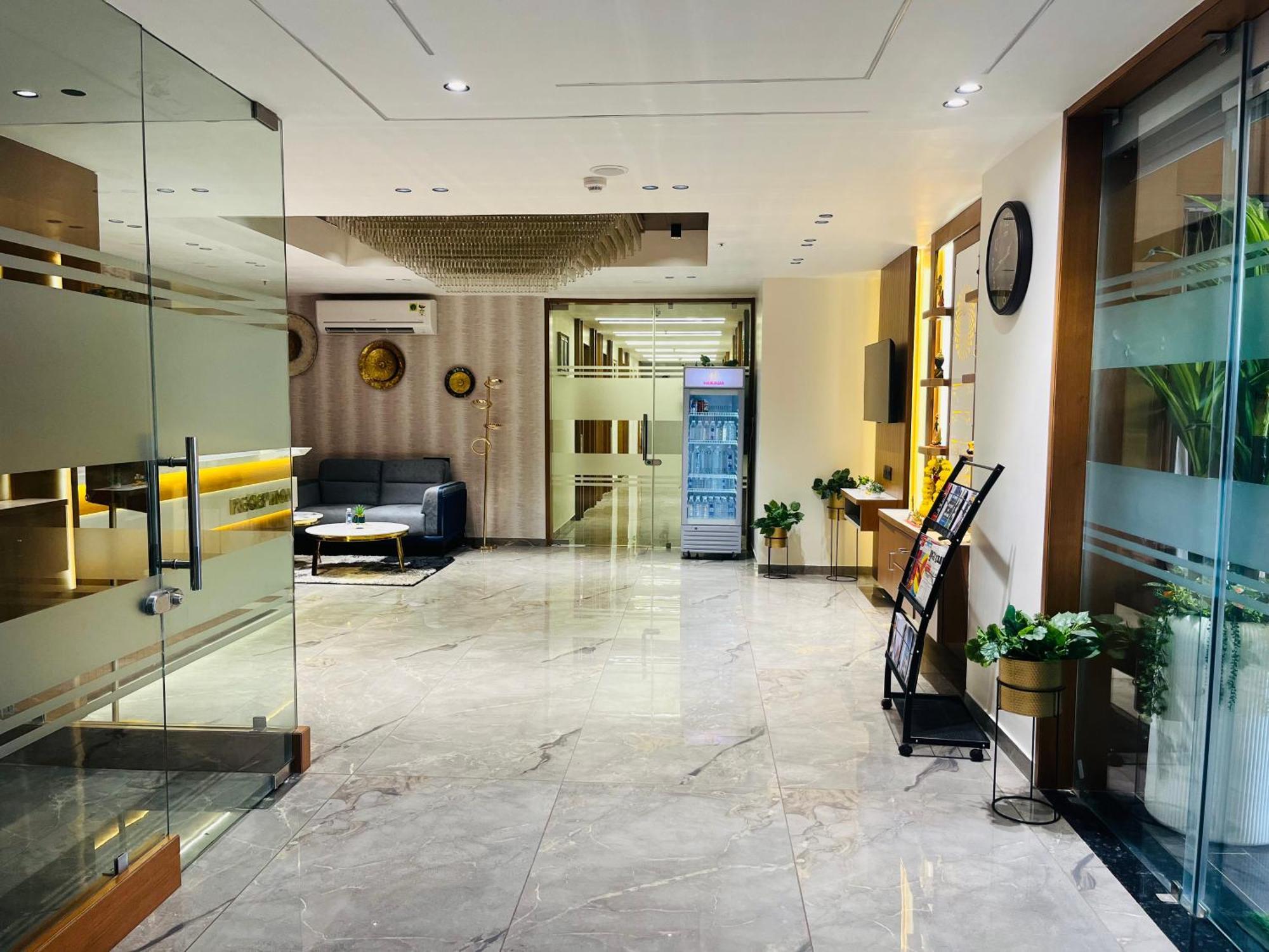 Hotel Royal Empire Gandhinagar Kültér fotó