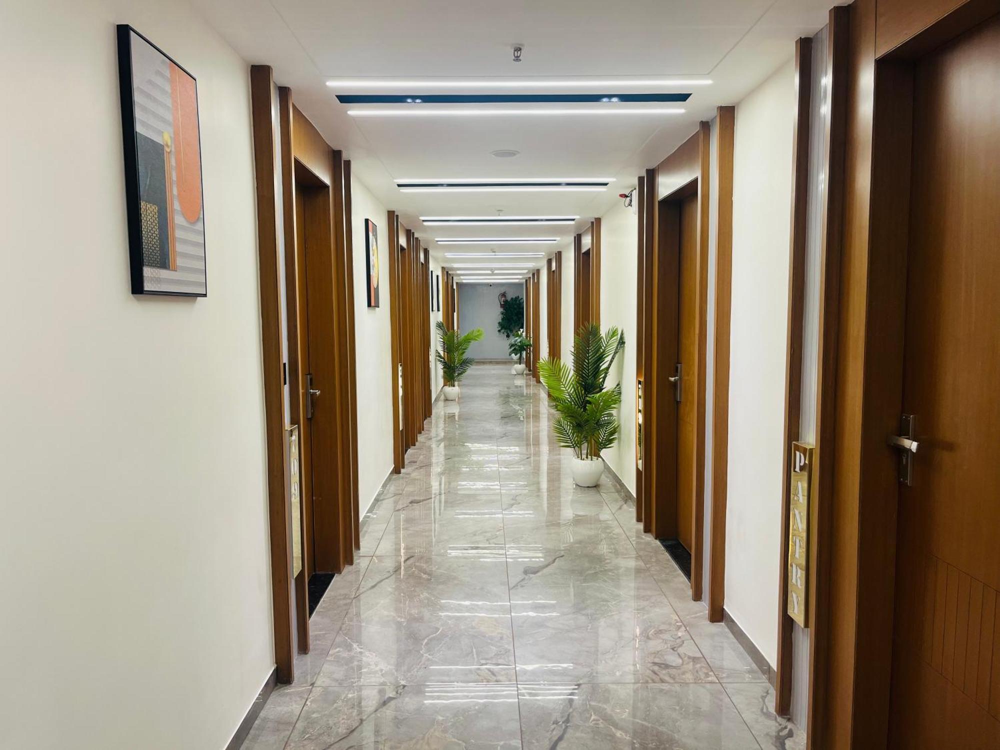 Hotel Royal Empire Gandhinagar Kültér fotó